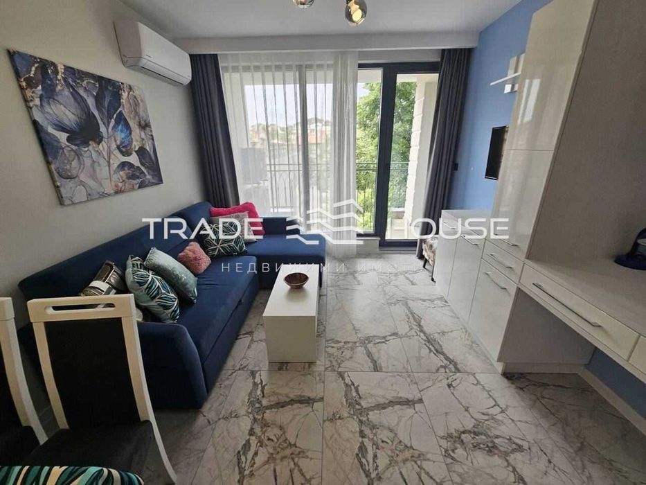 Дава се под наем Двустаен апартамент в Пловдив, Център - 76 кв.м за 680 € - Снимка #2