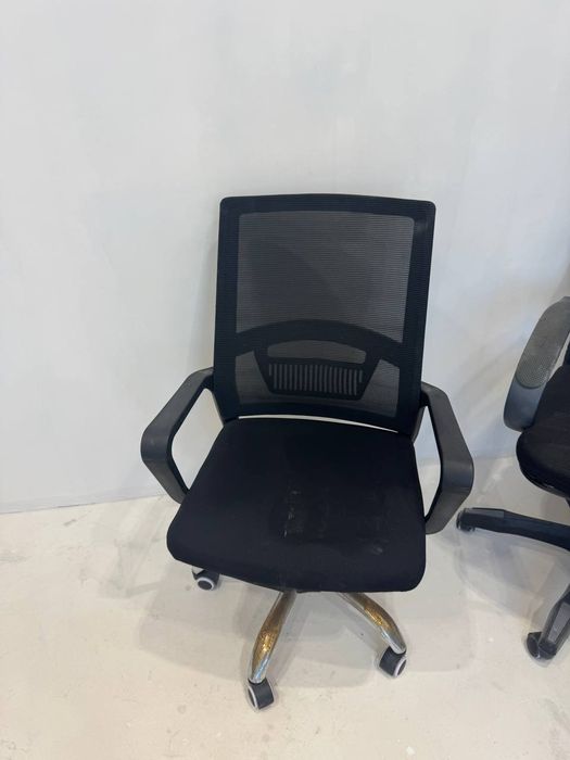 Ofis uchun kreslo sotiladi