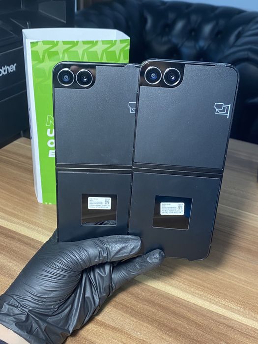 Samsung Galaxy Z Flip7 FE • 256 GB • Black