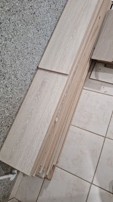 Отдам бесплатно Б/у ламинат