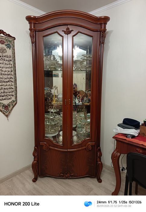 Продаётся шкаф для посуды