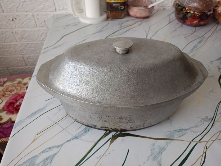 Казаны разные. Утятница