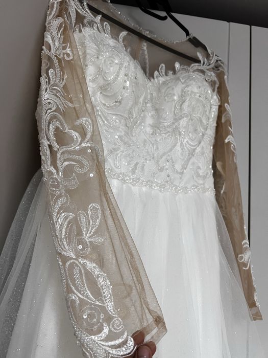 Продаю белое платье (состояние ОТЛИЧНОЕ)