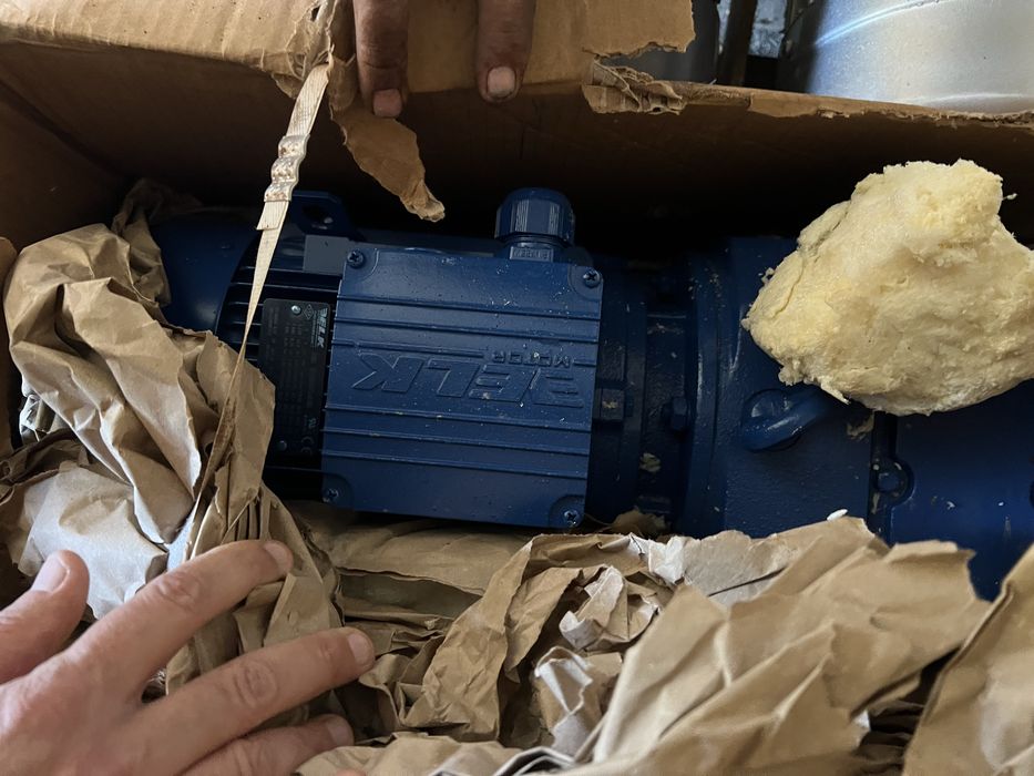 Motoreductor NOU, 3 kw cu 79 rot/min, statii sortare, concasare, etc.