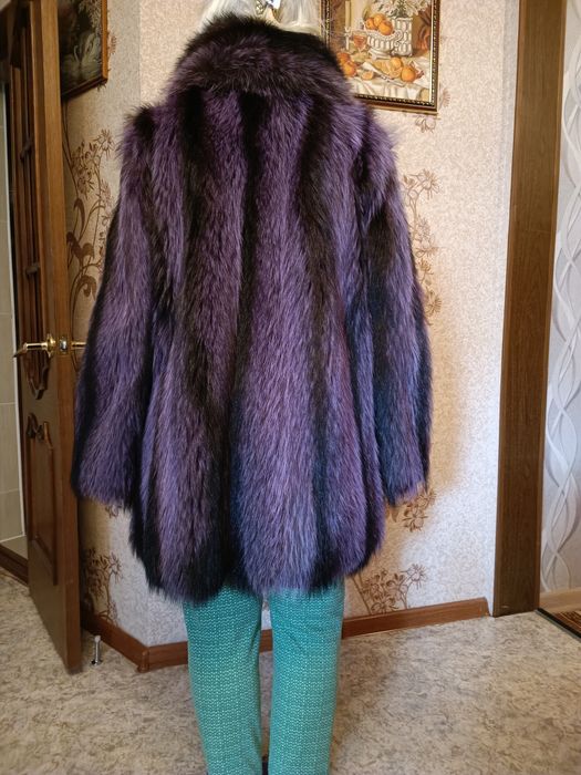Продам полушубок енот