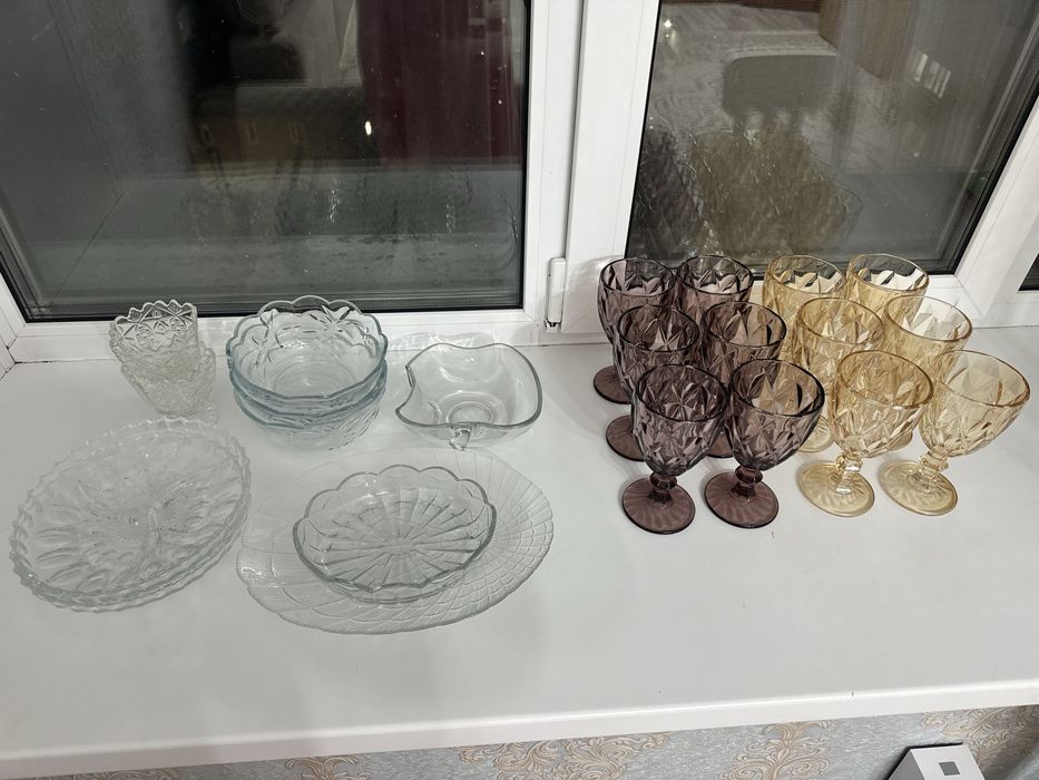 Продам бокалы и салатники