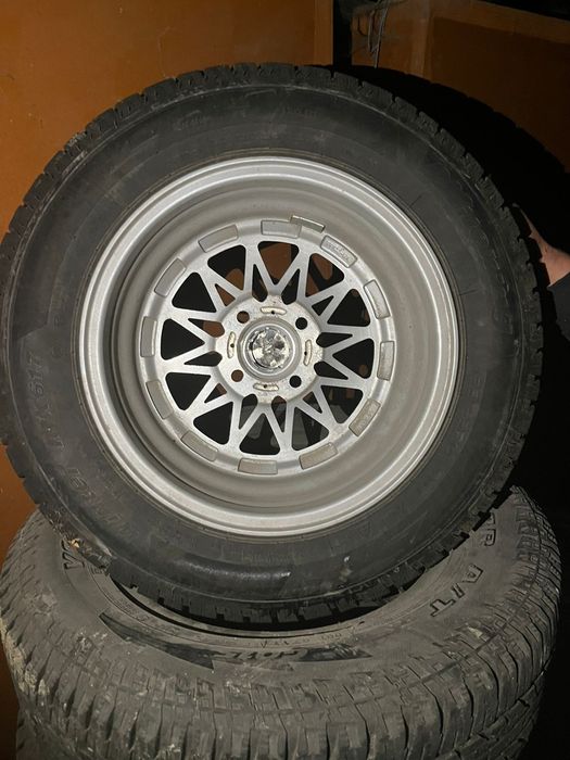 Продам  резину с дисками