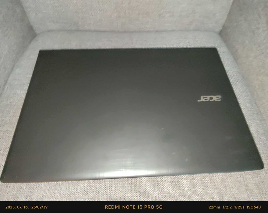 Laptop Acer Aspire E5-575, I3-6100, 6Gb Ram, SSD 240 Gb, baterie nouă.