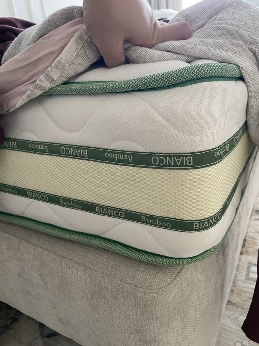 Продам кровать с матрасом