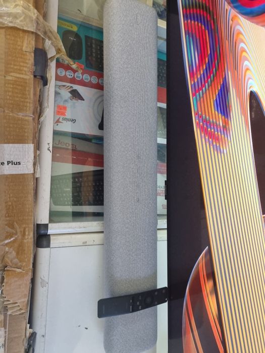 Мощен саундбар Samsung 200w