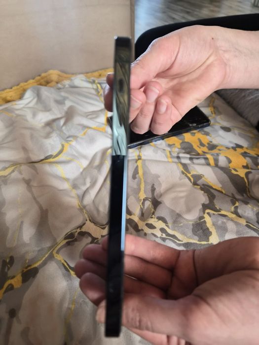 Обменяю айфон 12 про на 256 г