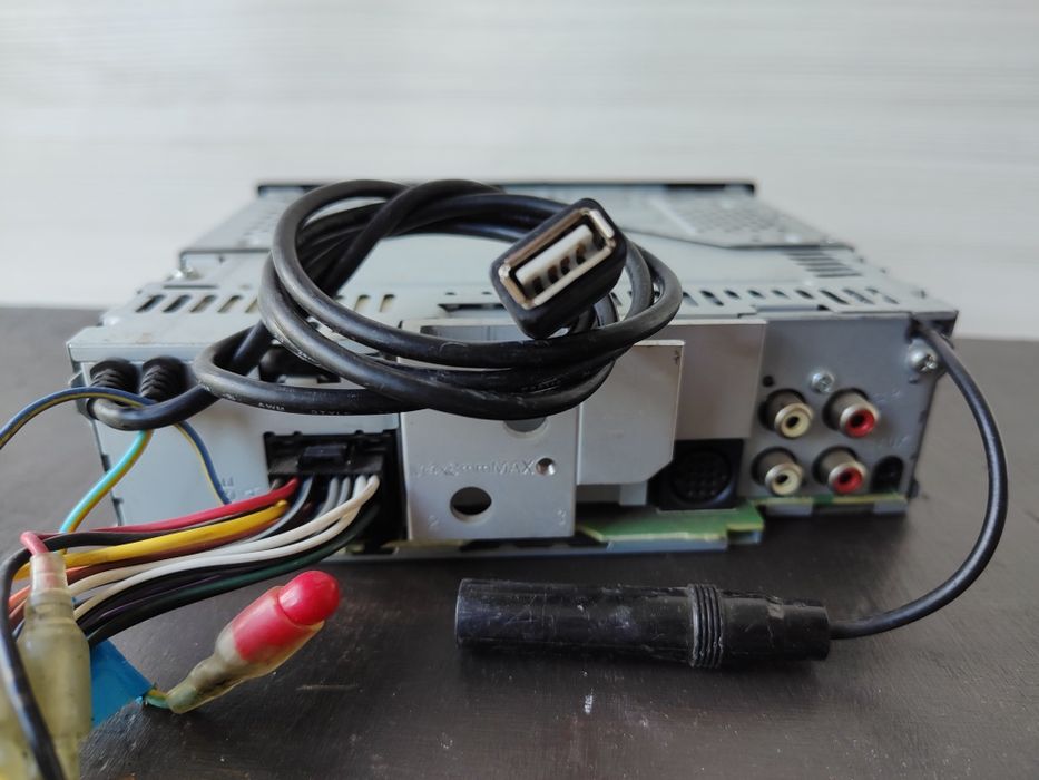 Висок клас KENWOOD KDC-W6541U