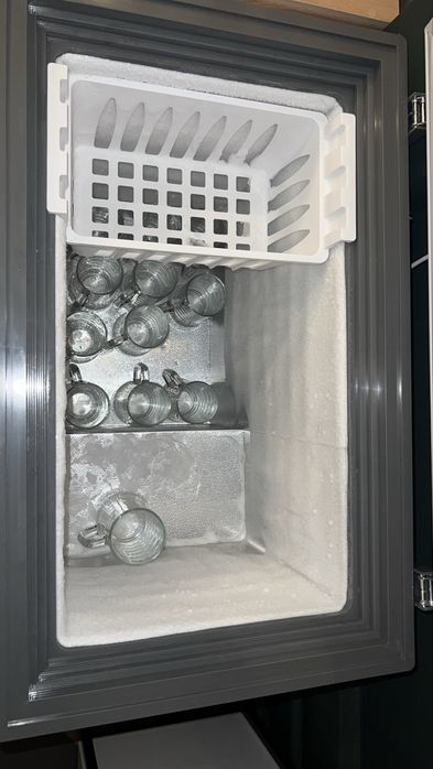 Продается хороший почти новый морозильник