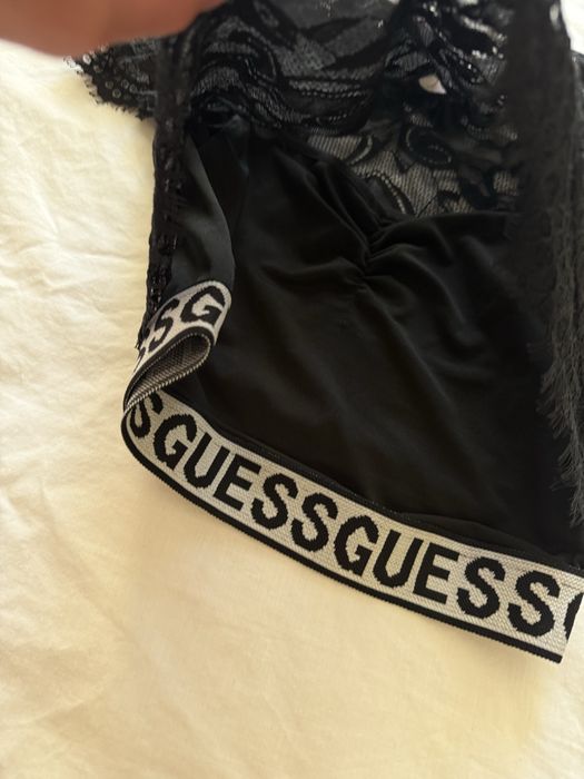 Guess дантелен топ