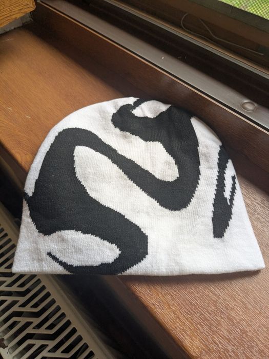 White black stripes beanie