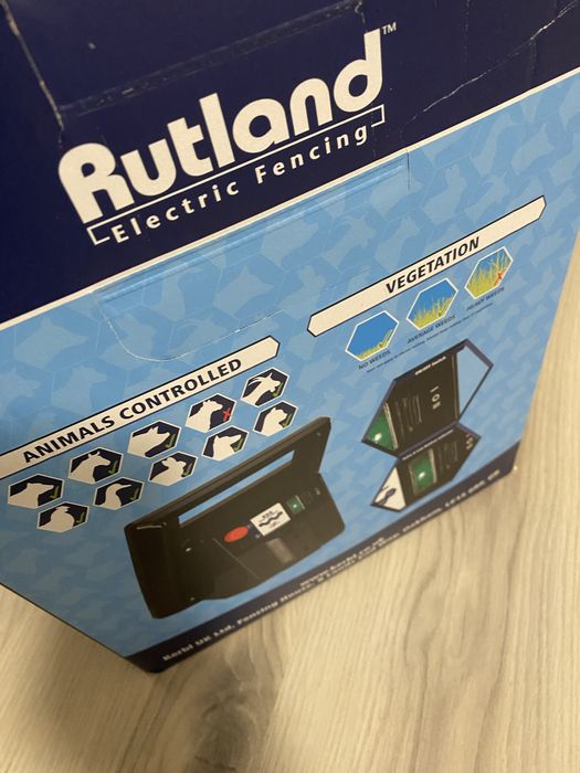 Energizator  panou solar pentru gard electric Rutland  ESS675