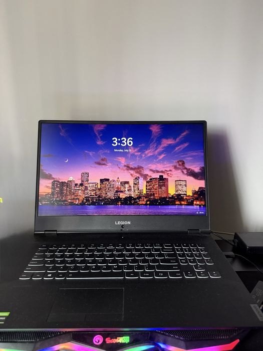 Vand laptop gaming lenovo legion