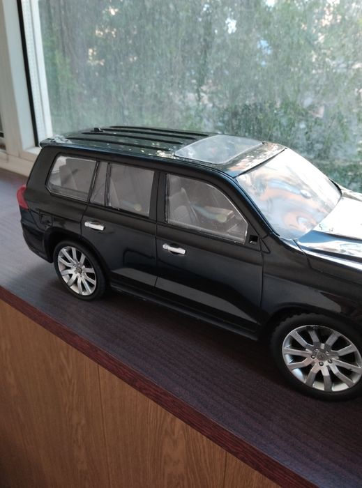 Две машинки бу на радиоуправлении за обе 5000