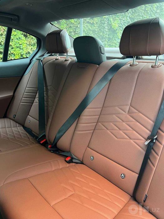 BMW I5 50L Автомобиль в наличии.