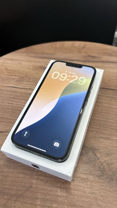 Продам iPhone 13
