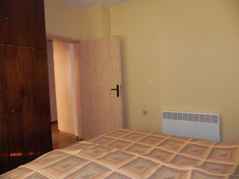 Продава се Тристаен апартамент в Русе, Дружба 2 - 136 кв.м за 640 €/кв.м - Снимка #10