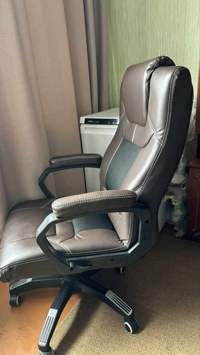 Кресло комьпьютерное офисное