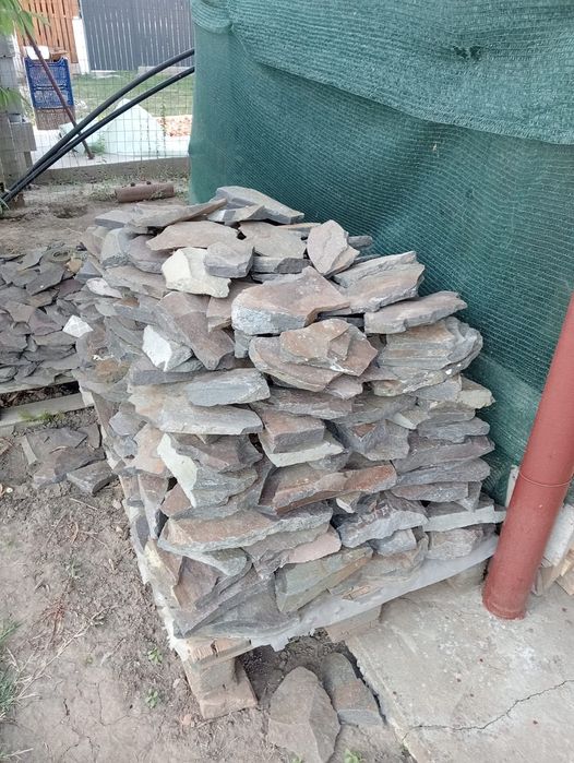 Vând piatră naturală