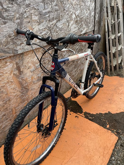 Bicicleta apollo evade frane pe disc roti 26” cadru aluminiu