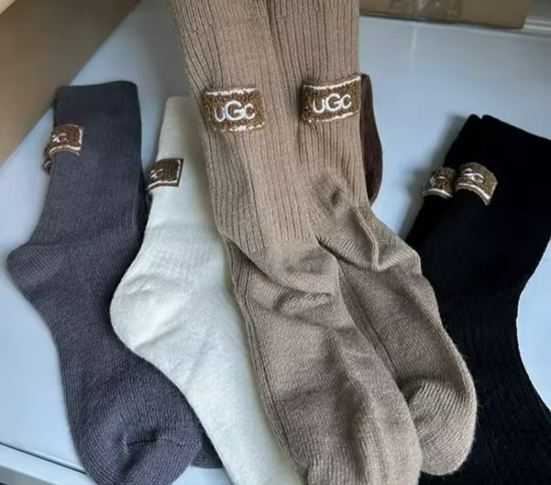 Дамски чорапи по модел на UGG