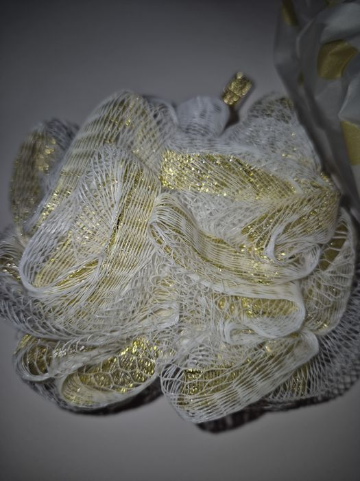 Set de casca dus refolosibila rezistenta si burete de baie, Avon