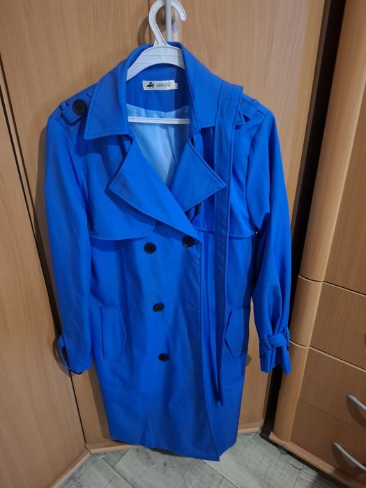 Продается.  плащ