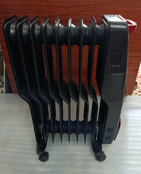 Обогреватель масляный.Состояние и греет отлично.