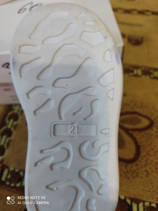 Продам детские кроссовки - мокасины