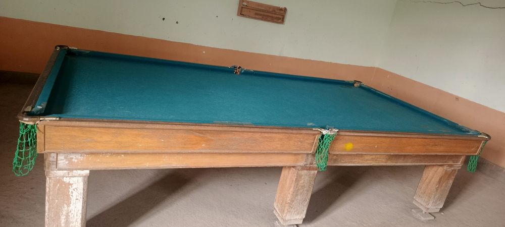 Bilyard stol va tennis stol sotiladi ikkisi 8mln dan kelishiladi