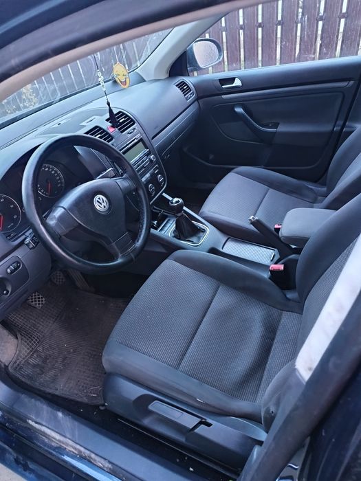 Vând golf 5 an 2009