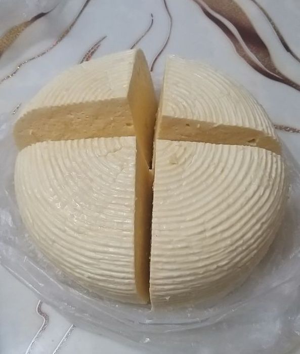 Жирная домашняя брынза
