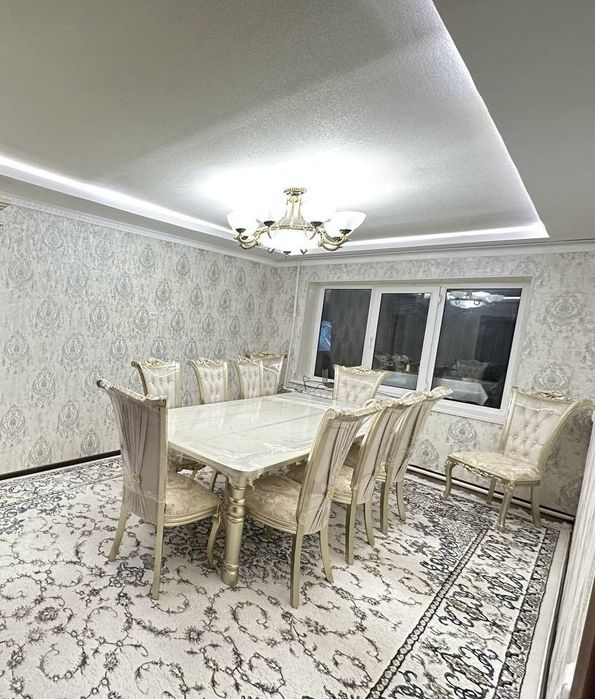 Продается стол стулья абсолютно новый