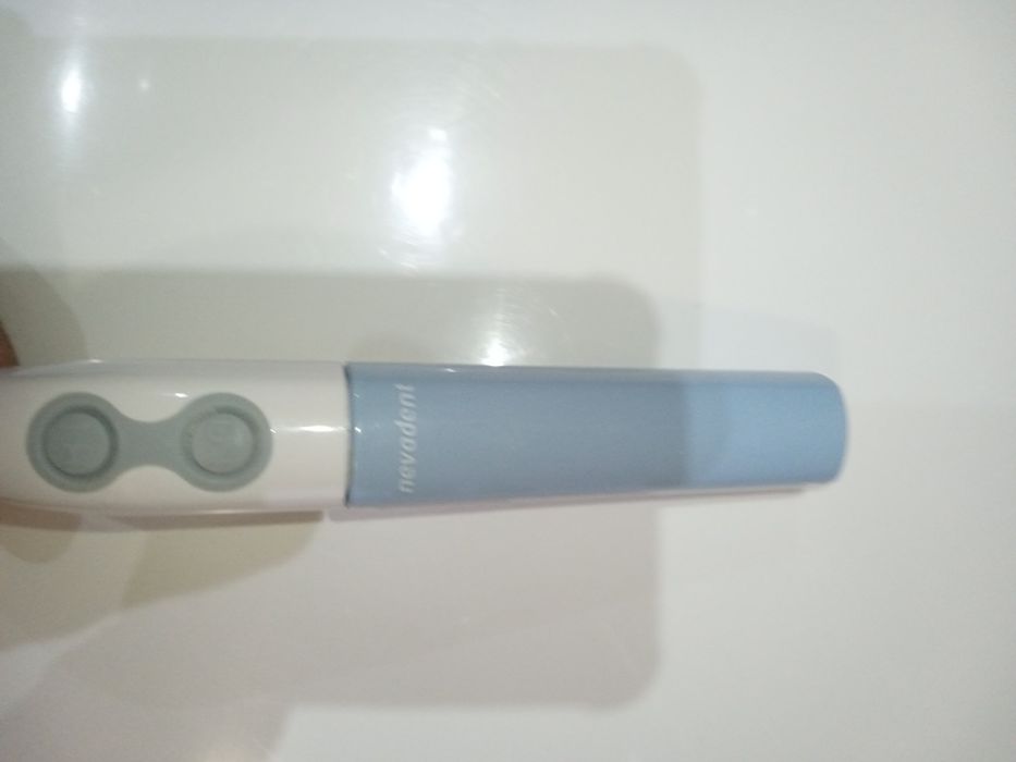 Уред за почистване на зъби