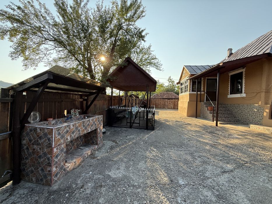 Proprietar, vând casă în comuna Isverna, județul Mehedinti