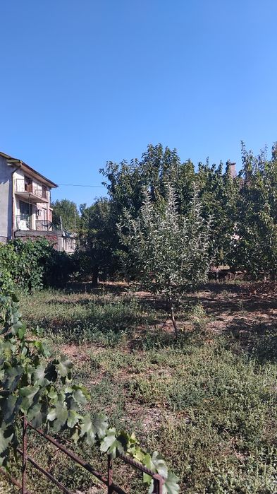 Продава две къщи в с.Усойка общ Бобошево