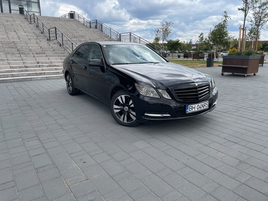 Vând Mercedes-Eclasse
