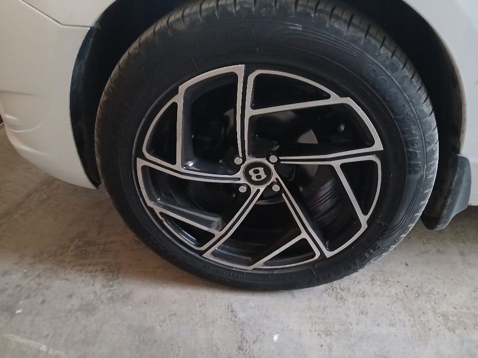 215_55_17 bentliy bakalavr diska balon sotiladi 320$