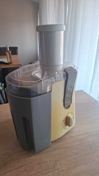 Сокоизтискачка NEO JE-900