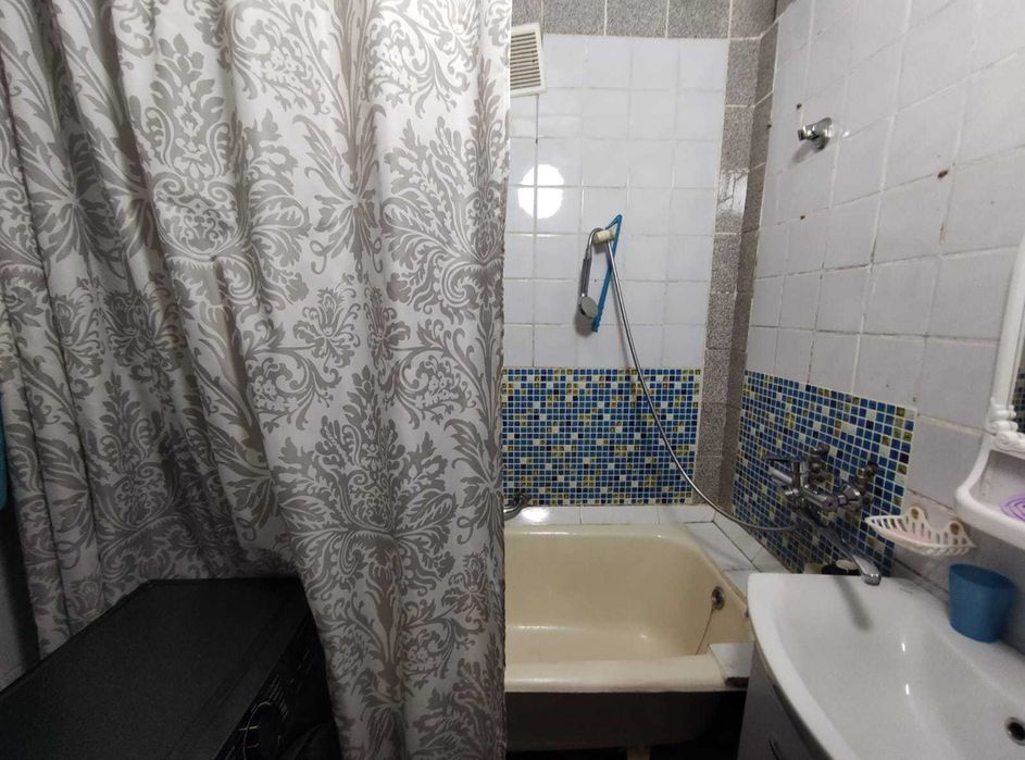 Продам 3-х комн. ул. Ауэзова, 1в