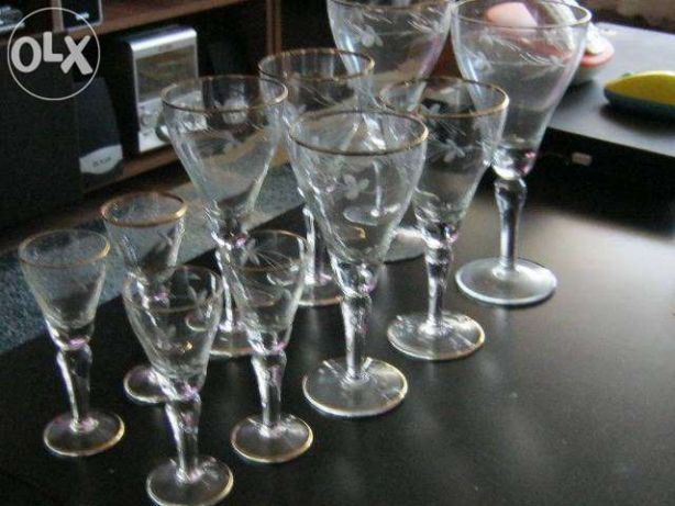 vand seturi pahare cristal produse de inalta calitate,pret set 100 lei