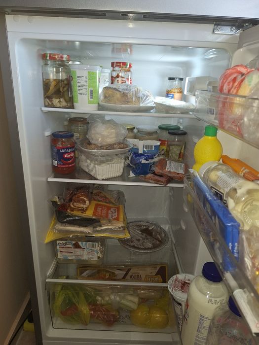 Продавам хладилник Gorenje в гаранция