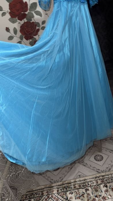 Продаётся платье бирюзовое