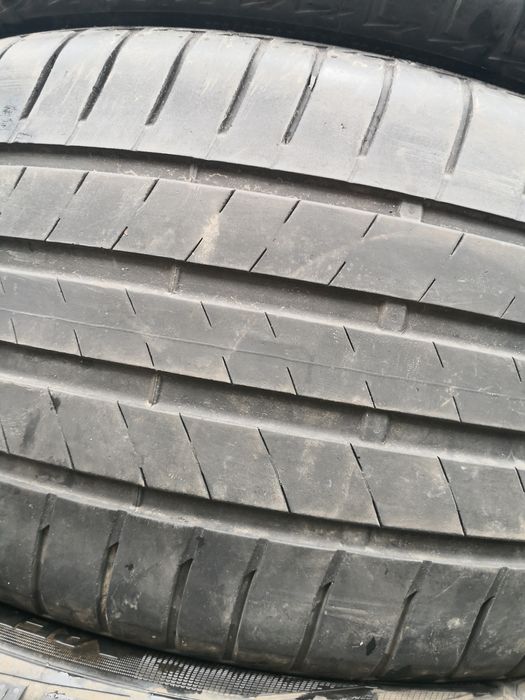 255 35 21 цола гуми Bridgestone dot 22 2 броя
