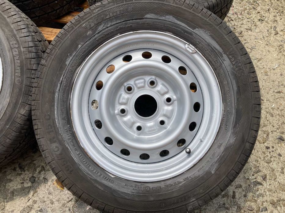 15 джанти 6х139,7 Toyota Hiace 5,5j гуми 195/70/15 BARUM 2016г 7мм