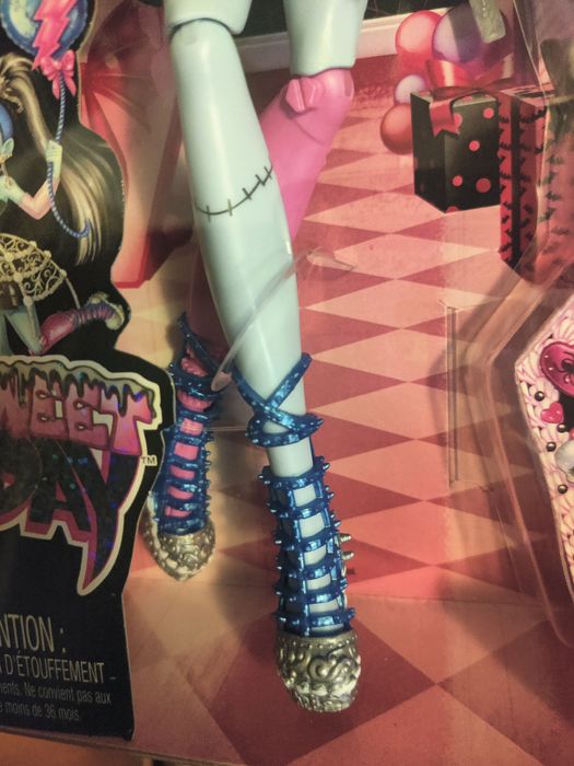 Păpușa Monster high nouă Frankie Stein